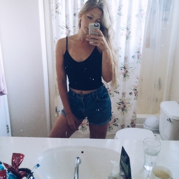 Vintage high wasted LEE denim shorts - Picture 2 of 3