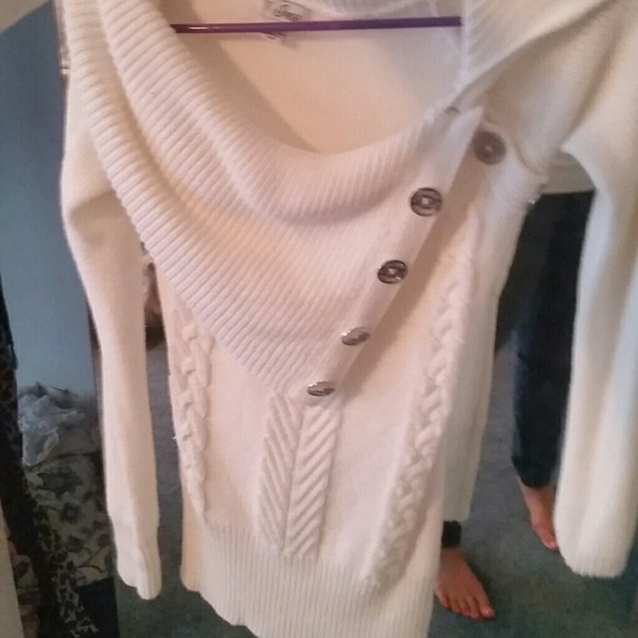 Beautiful White GUESS Sweater (Draped Front)