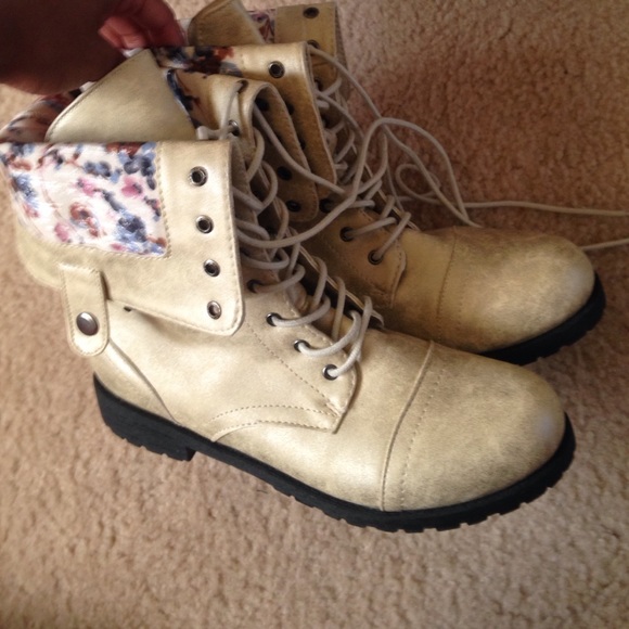 Flower Print Boots