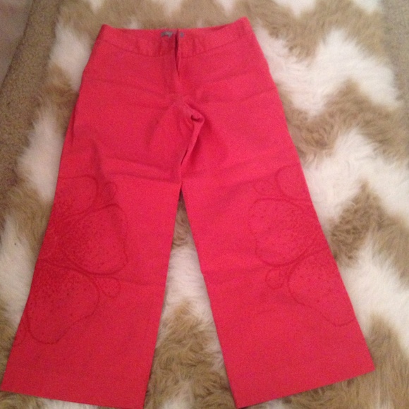 Ann Taylor cropped pant in coral w embellishment. - Picture 1 of 1