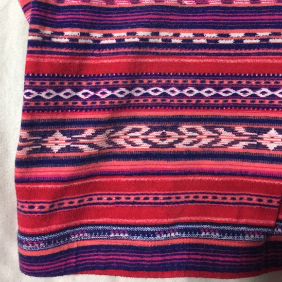 Aztec crop top - Picture 2 of 2