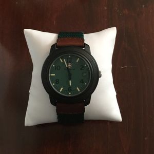 New Victorinox classic brown/green watch
