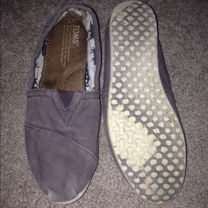 Toms