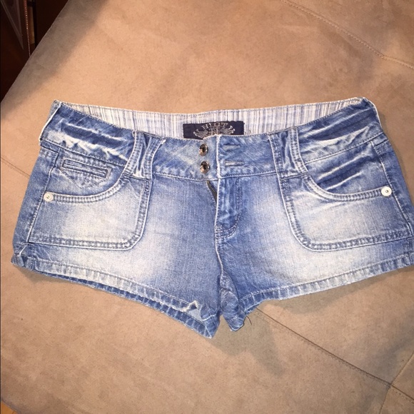 Hint Shorts