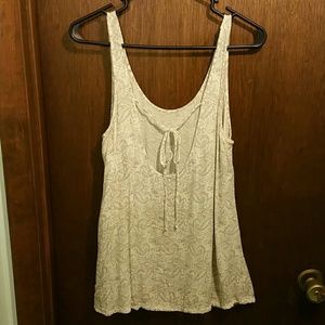Light gray paisley loose tank with cute tie