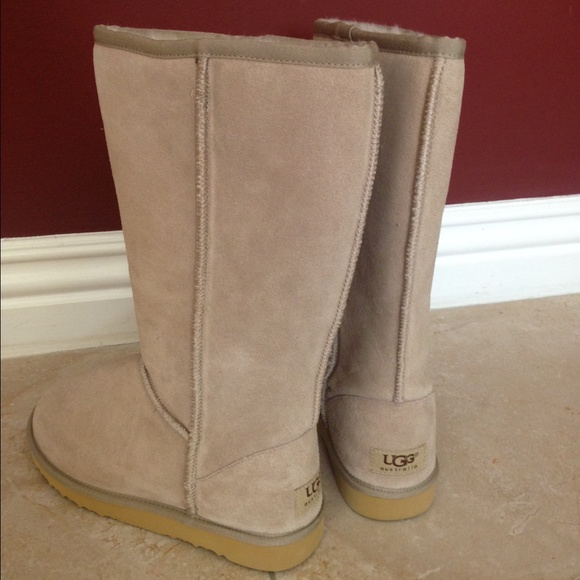 Classic Tall Uggs Beige Brand New size 7