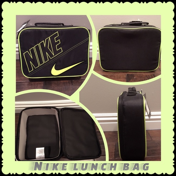 ❤️NEW!!!❤️Nike Swoosh Lunch Bag.