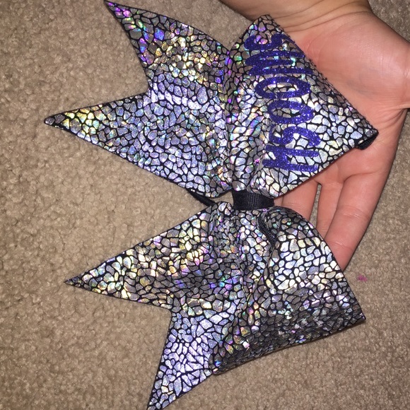 swooshcats bow