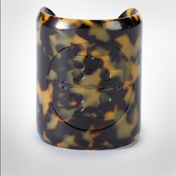 Tory burch resin cuff in animal print