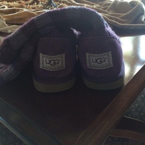 UGGS - Picture 2 of 3