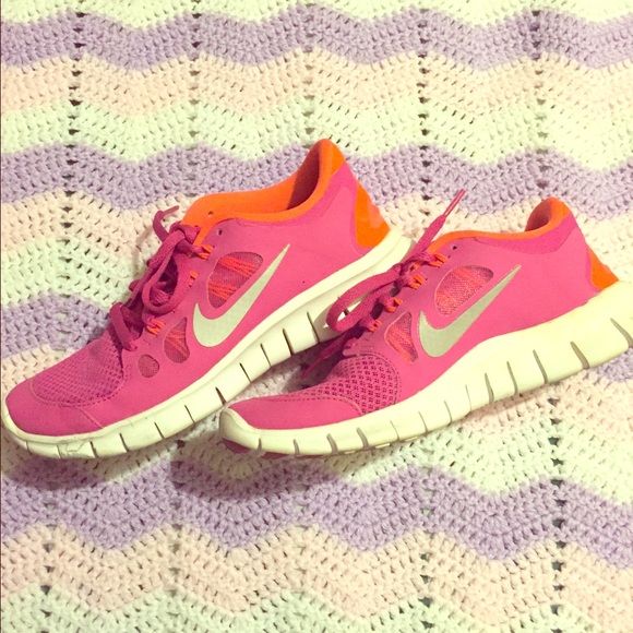 Nike Free 5.0 pink running shoes 5.5
