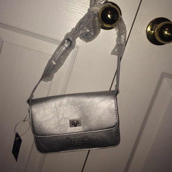 cross-body purse