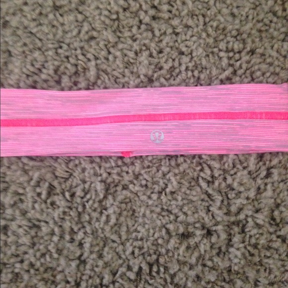 light pink lululemon headband