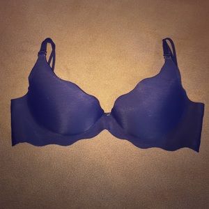 34B VS Bra