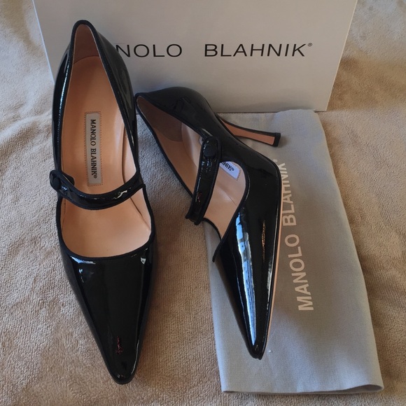 Manolo Blahnik Shoes - 🔴NWB Manolo Blahnik "CAMPARI" 39