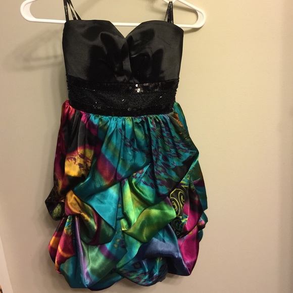 Beautiful Multi-Color Formal Dress - Picture 2 of 4