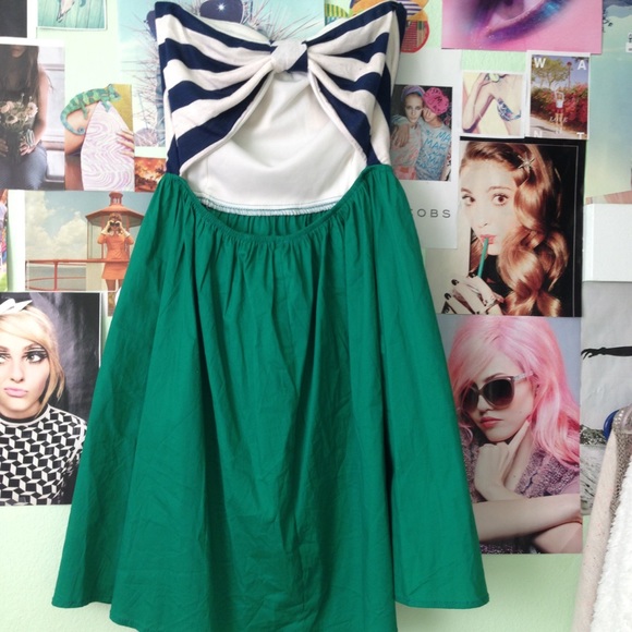 Cute Open back Striped Dress - Picture 2 of 2