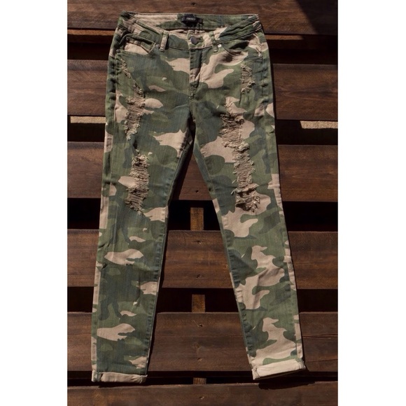 F21 Distressed Camo Skinnies