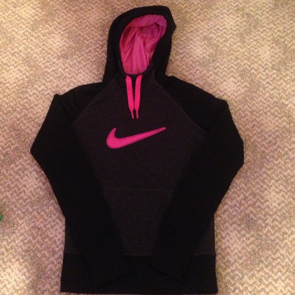 Nike Therma-Fit sweatshirt