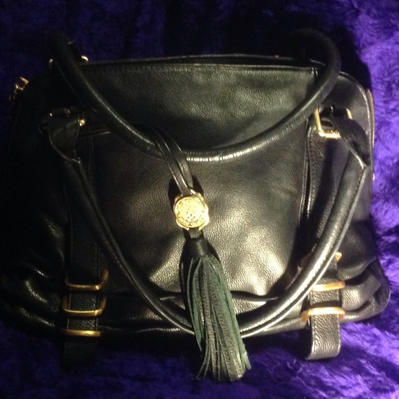 VINCE CAMUTO HANDBAG