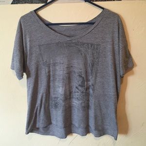 Comfy gray flow top 🌸🎉