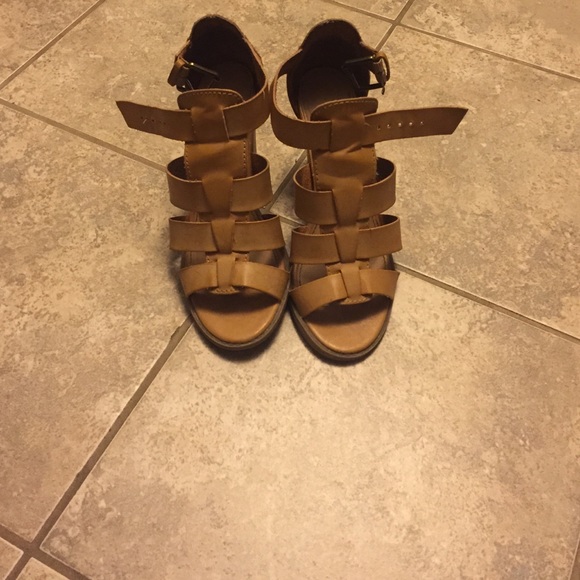 Beige comfy block heels