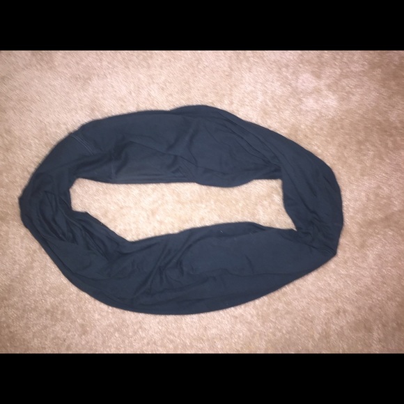 American apparel forest green circle scarf