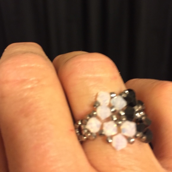 2 Swarovski Crystal Rings - Picture 3 of 4
