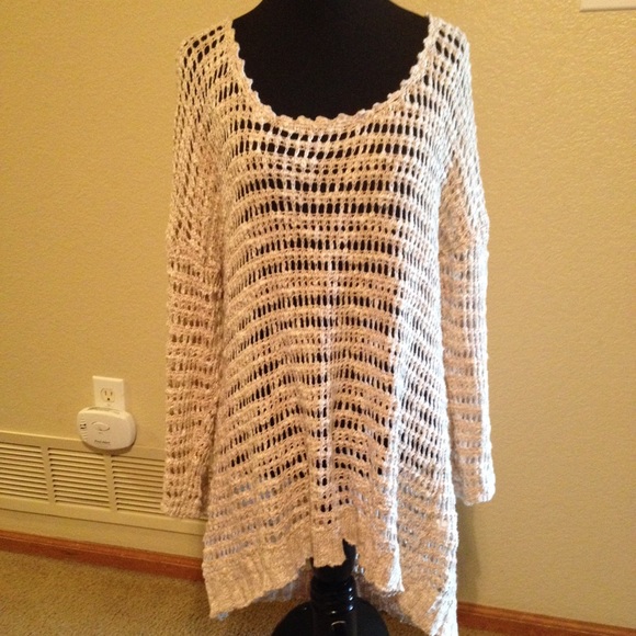 Lucky brand cream Hi lo sweater