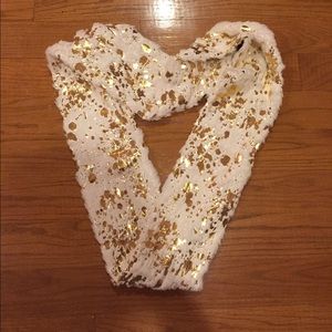 Plush scarf with gold specks