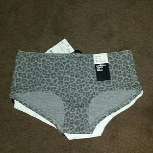 H&M 3 pack panties size 4
