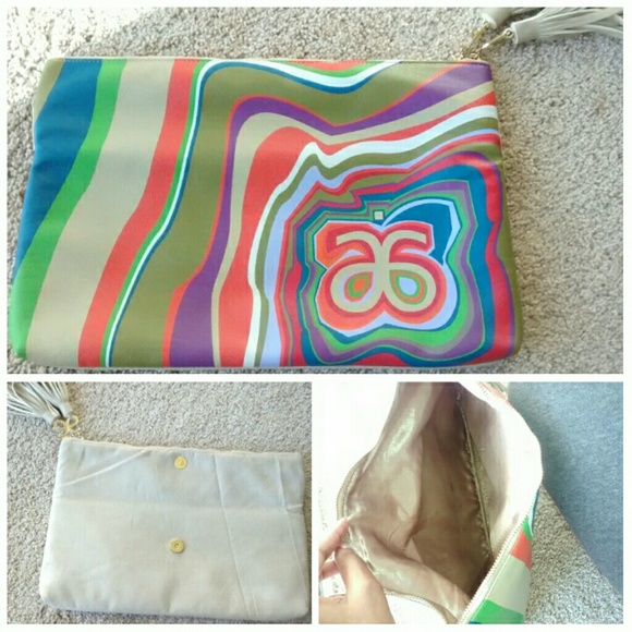 Clutch/ Purse (Gently Used on the inside)