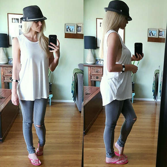 RESERVED Simple White Muscle Tank - Picture 3 of 3