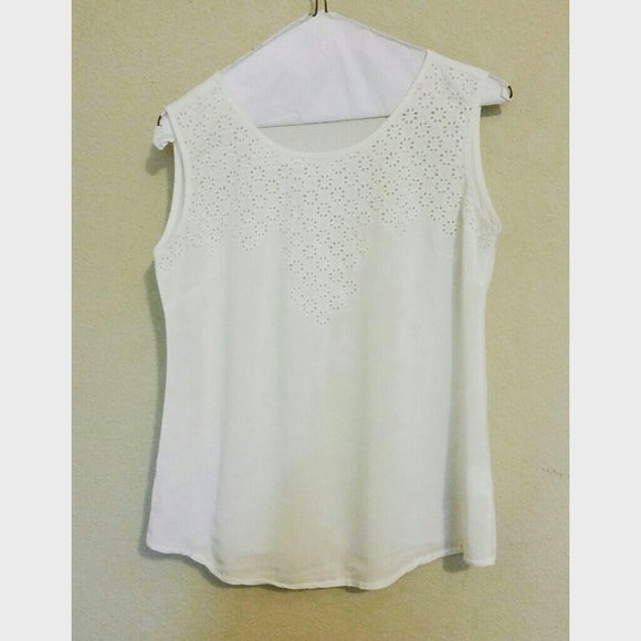 white embroidered flowy tank - Picture 1 of 2