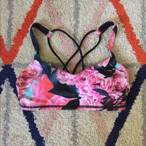Lululemon free to be bra