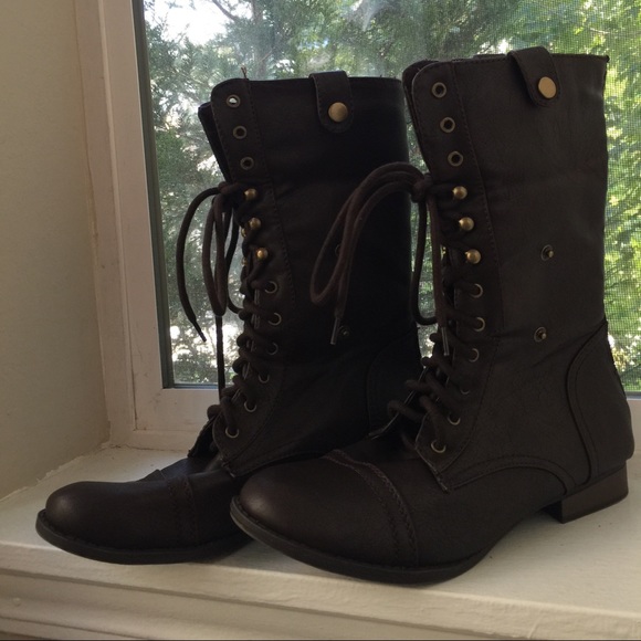 Brown zip up boots
