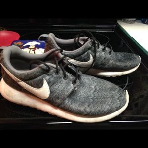 Nike Roshe's