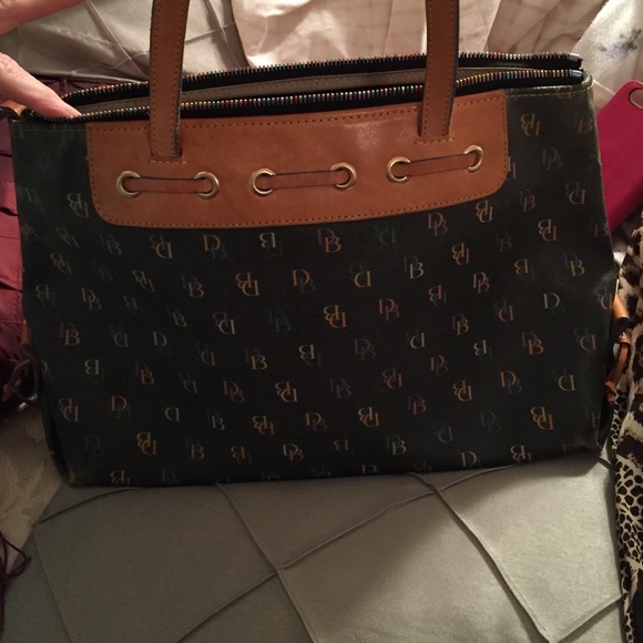 Dooney and bourse purse - Picture 3 of 4