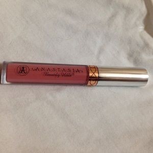 Anastasia "Lovely" liquid lipstick