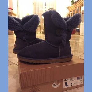 🚫Sold!!!🚫Bailey button uggs