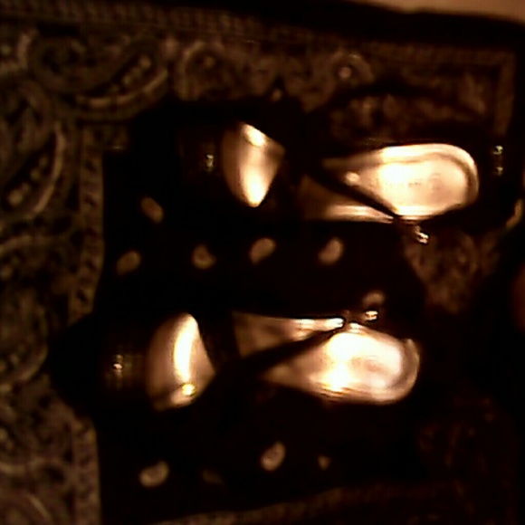 Shoes - Picture 2 of 3
