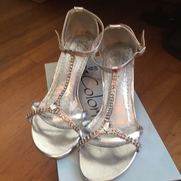 Silver bling dress shoes, only worn once. - Picture 1 of 3