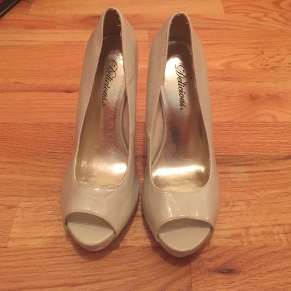 Peep Toe Pumps - Picture 2 of 4