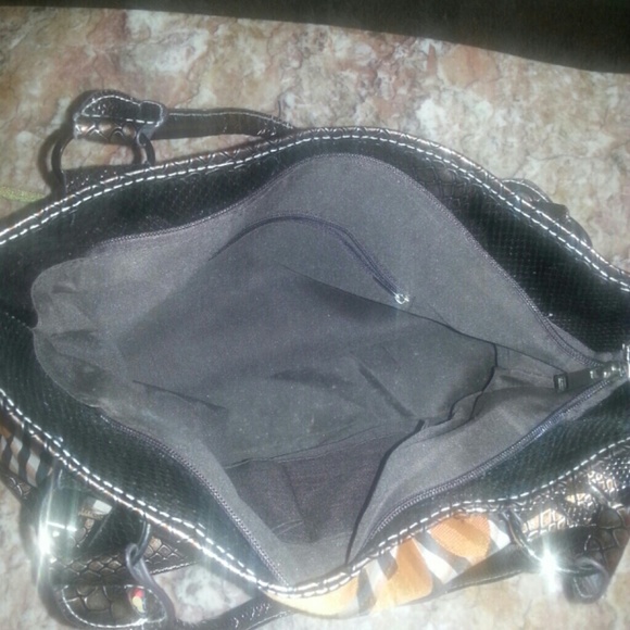 Adorable Handbag - Picture 3 of 3