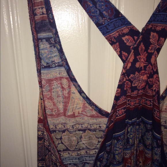 Patterned Open-back Top - Picture 4 of 4