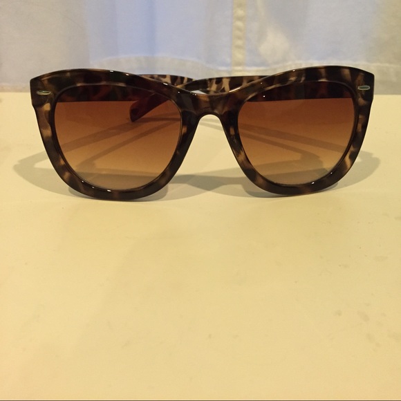 🎀Betsey Johnson sunglasses🎀