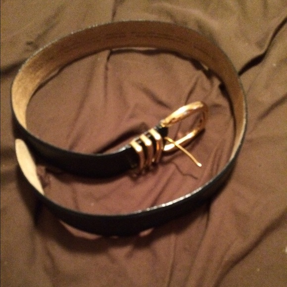 Beautiful Navy Blue Liz Claiborne Belt