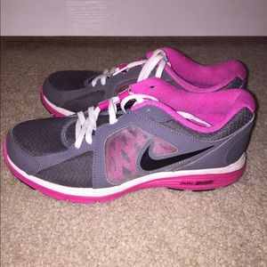 Nike Dual Fusion running shoes