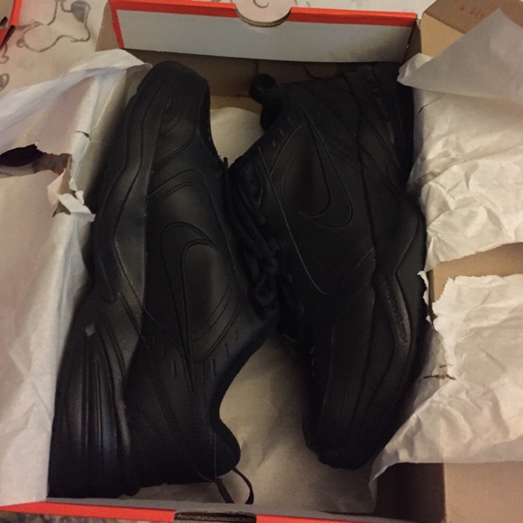 Black nike monarchs