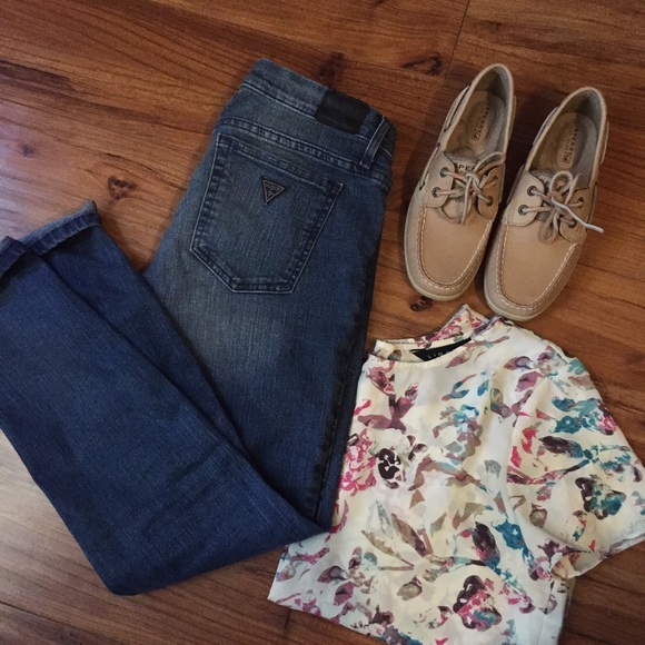 guess skinny jeans size 28 x 28 HOLD